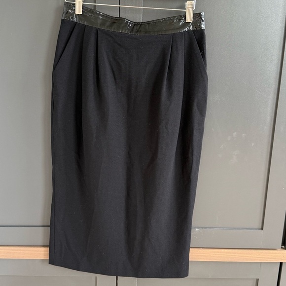 Dolce & Gabbana Wool Blend Skirt w/ Patent Trim • 44 - Picture 3 of 10